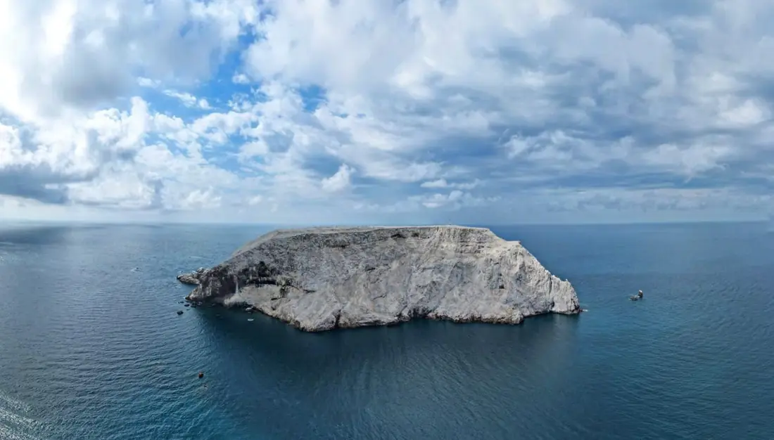 Isla El Farallón de San Ignacio, santuario de lobos marinos a 20 millas náuticas de Topolobampo