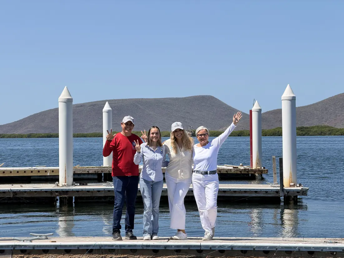 El equipo de Marina Palmira Topolobampo te recibe en el muelle